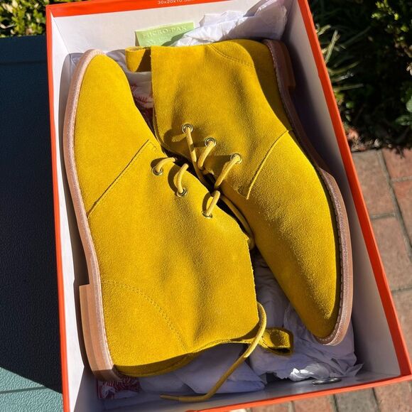 Bill Blass Maggie Desert Suede Boots NIB - Picture 6 of 9